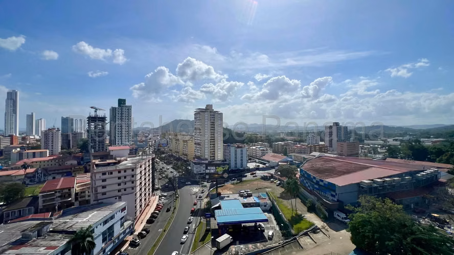 Venta de Apartamento en La Cresta 26*6558Mfk