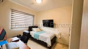 Venta de Casa con 184m2 en Versalles PH Reservas de Versalles 26-6247SR