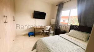 Venta de Casa con 184m2 en Versalles PH Reservas de Versalles 26-6247SR