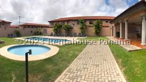 Venta de Casa con 273m2 en Versalles PH Versalles I 24-5222SR