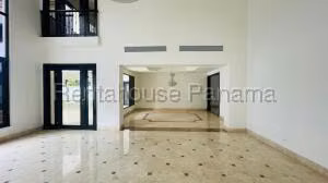 Venta de Casa con 1045m2 en Costa Del Este PH Paseo del Parque 26-6541SR