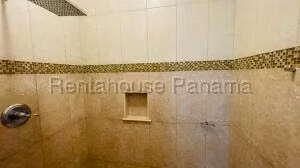 Venta de Casa con 1045m2 en Costa Del Este PH Paseo del Parque 26-6541SR