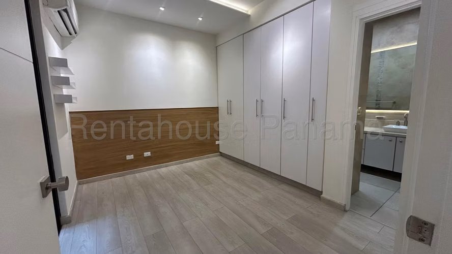 Alquiler de Apartamento en Clayton Ph Embassy Club Mts2: 292 PD