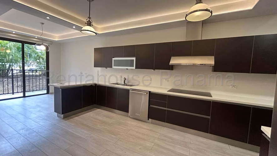 Alquiler de Apartamento en Clayton Ph Embassy Club Mts2: 292 PD