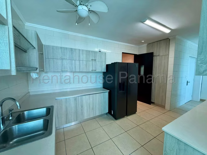 Amplio Apartamento en San Francisco en Venta Ph Pacific Bay Mts2: 224 PD