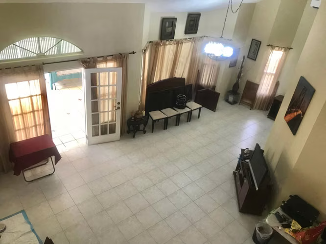 Amplia Casa en Venta en Brisas del Golf La Montañesa Mts2: 450 PD