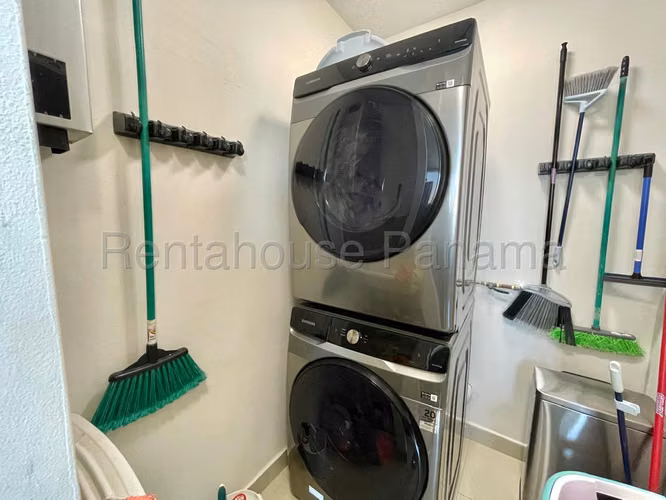 Venta de apartamento estilo duplex de 198m² en Costa del Este 26JSS4861