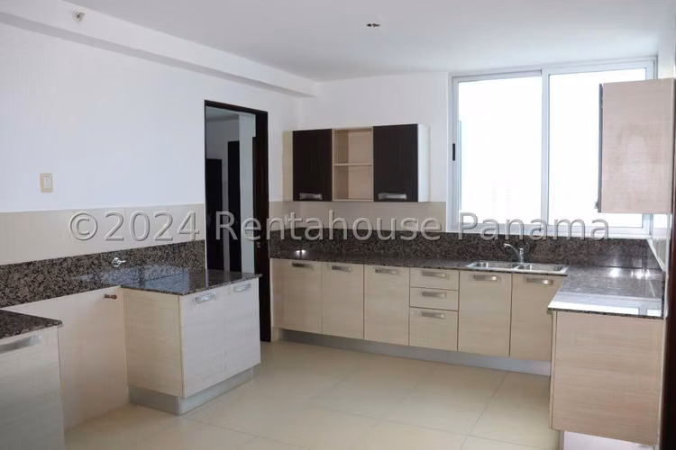 Venta de amplio apartamento de 241.96m² en Costa del Este 26JSS4081