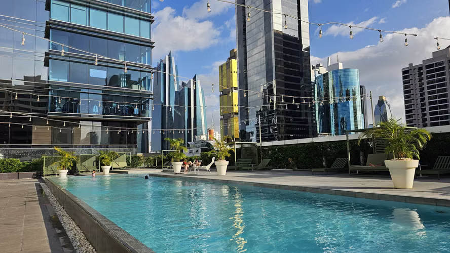 Increíble precio en Sortis Business Tower - Oficina de 105 m2 - Imagen 8