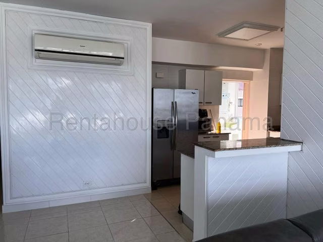 alquilo apartamento amoblado en avenida balboa OF 26-6572