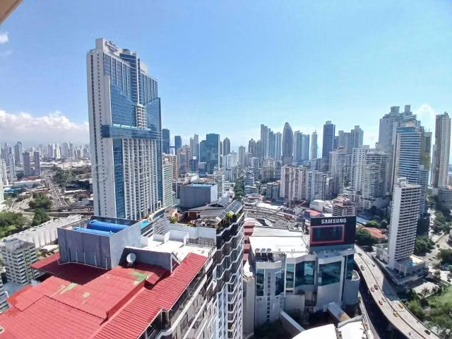 alquilo apartamento amoblado en avenida balboa OF 26-6572