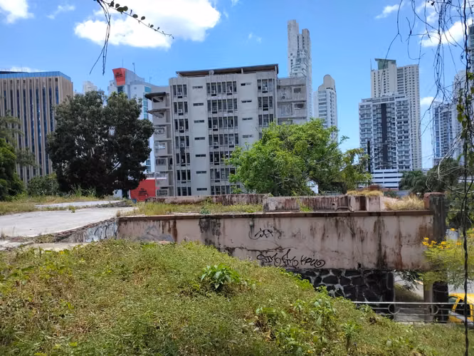Venta de terreno en La Cresta - Imagen 10