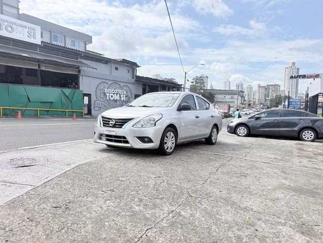 Nissan Versa 2018