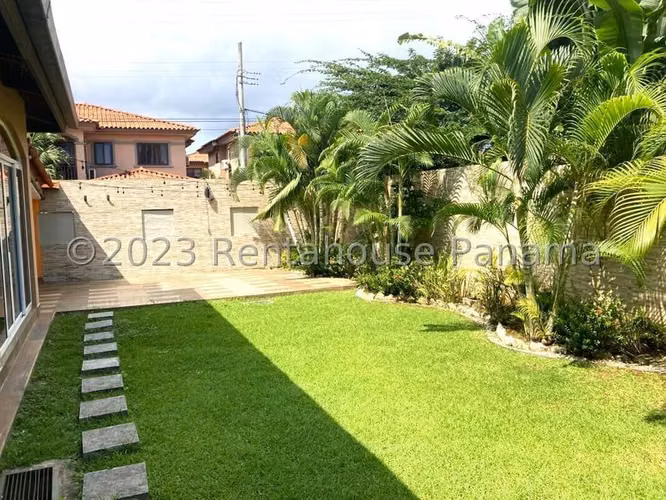 Casa en Venta en Versalles  JG