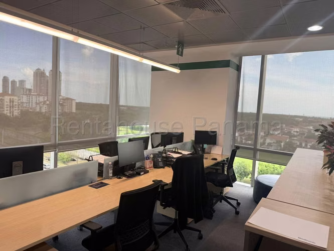 Oficina Comercial Amoblada en Alquiler en ARIFA  Santa Maria CIG266053