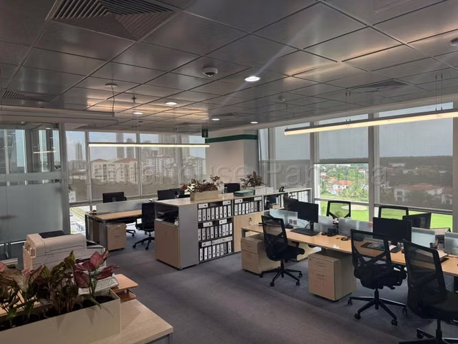 Oficina Comercial Amoblada en Alquiler en ARIFA  Santa Maria CIG266053