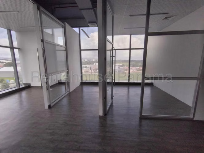 Oficina Comercial en Venta en 37E Business Center Santa María CIG26218