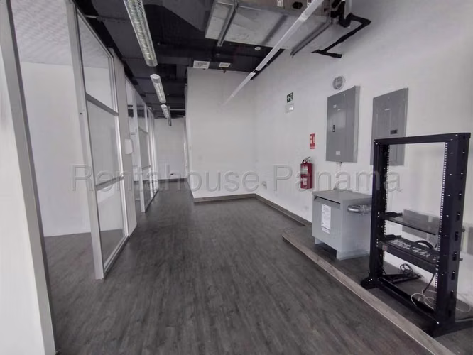 Oficina Comercial en Venta en 37E Business Center Santa María CIG26218