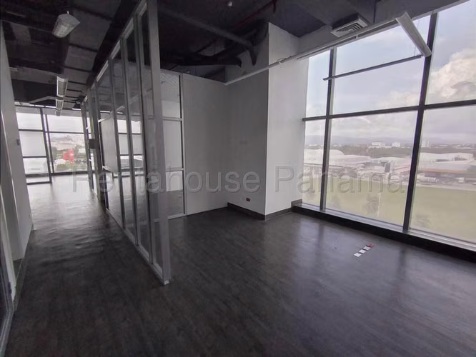 Oficina Comercial en Venta en 37E Business Center Santa María CIG26218