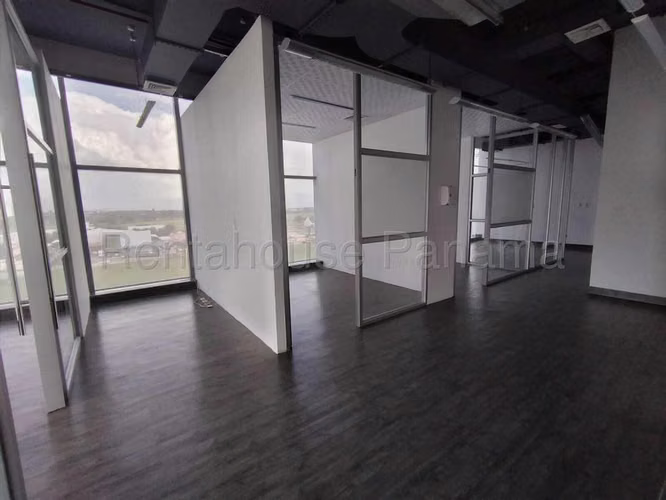Oficina Comercial en Venta en 37E Business Center Santa María CIG26218