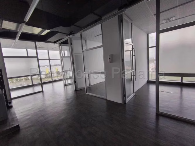 Oficina Comercial en Venta en 37E Business Center Santa María CIG26218