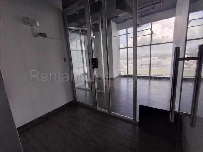 Oficina Comercial en Venta en 37E Business Center Santa María CIG26218