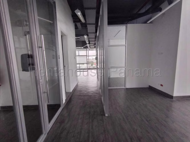Oficina Comercial en Venta en 37E Business Center Santa María CIG26218