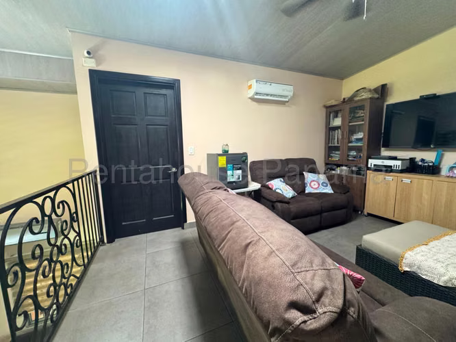 Venta de casa en Amelia D KC