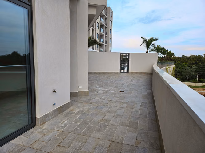 SALE OF APARTMENT IN OCEAN HOUSE SANTA MARIA WITH LARGE 70m2 TERRACE