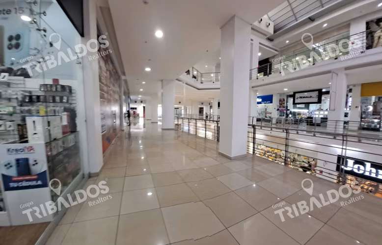 Venta de Local Comercial con Mezzanine en Los Andes Mall