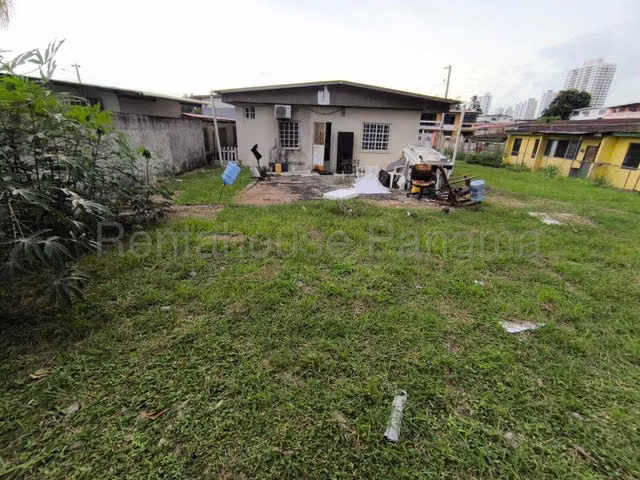 Terreno en Alquiler en Parque Lefevre CIG261486