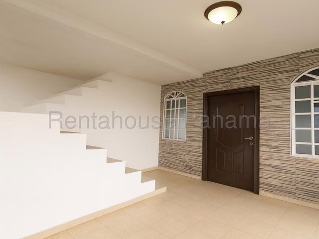 Terreno en Alquiler en Parque Lefevre CIG261486