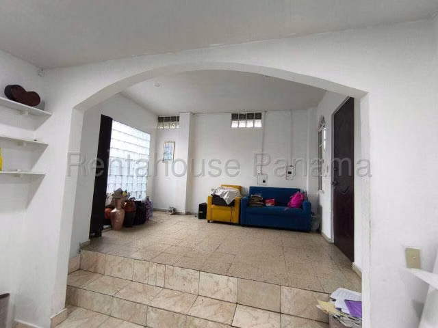 Terreno en Alquiler en Parque Lefevre CIG261486