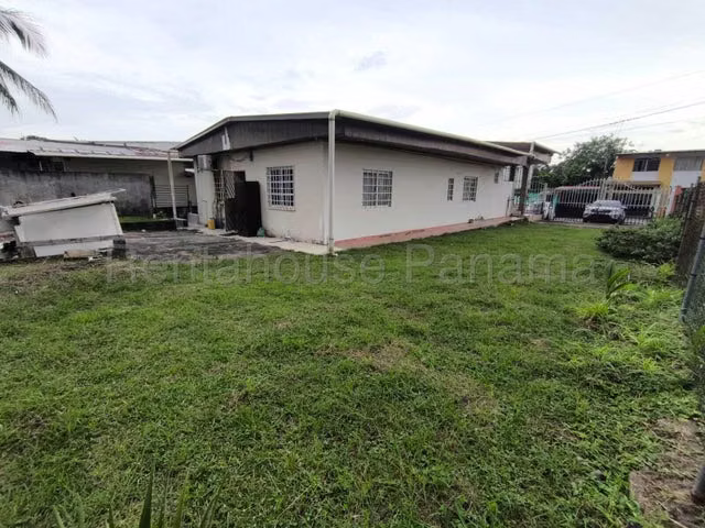 Terreno en Alquiler en Parque Lefevre CIG261486