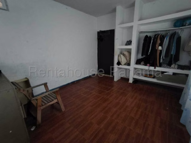 Terreno en Alquiler en Parque Lefevre CIG261486