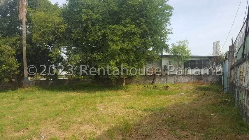 Terreno en Venta en Parque Lefevre CIG243635