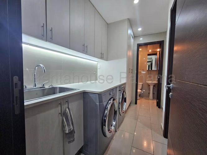 Venta de Amplio Apartamento en Punta Pacifica Ph Grand Tower Mts2: 185.52 PD