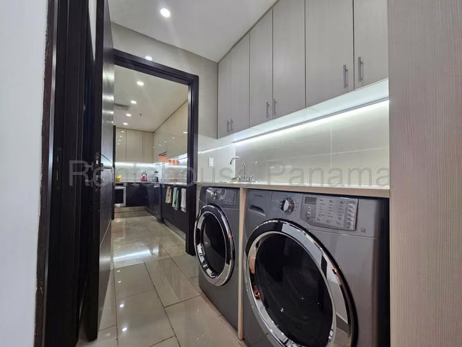 Venta de Amplio Apartamento en Punta Pacifica Ph Grand Tower Mts2: 185.52 PD