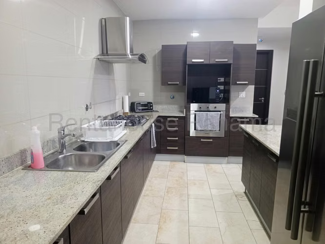 Venta de apartamento de 171m² full amoblado en Punta Pacifica 26JSS6246