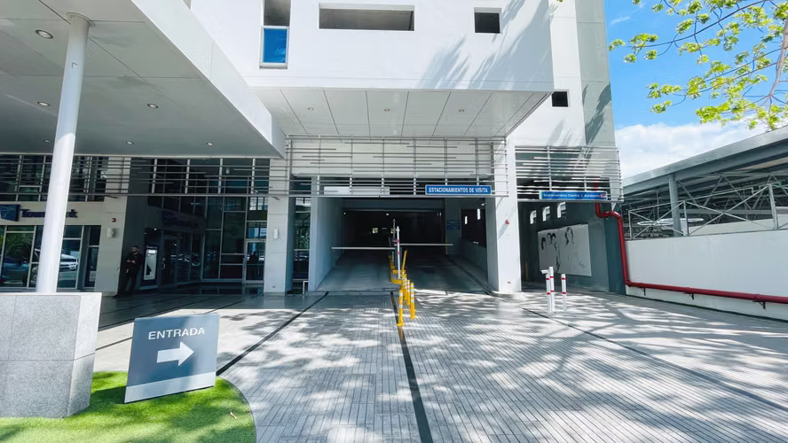 Alquiler de oficina amoblada en Costa del Este AK
