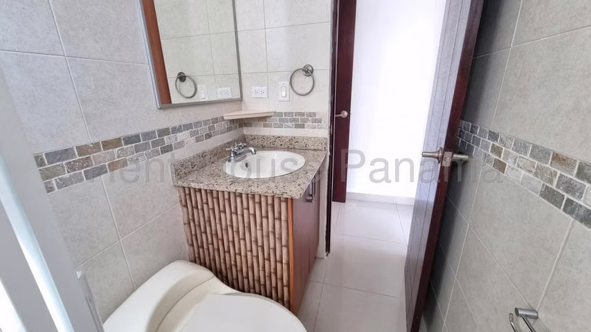alquilo apartamento en san francisco OF 26-6211