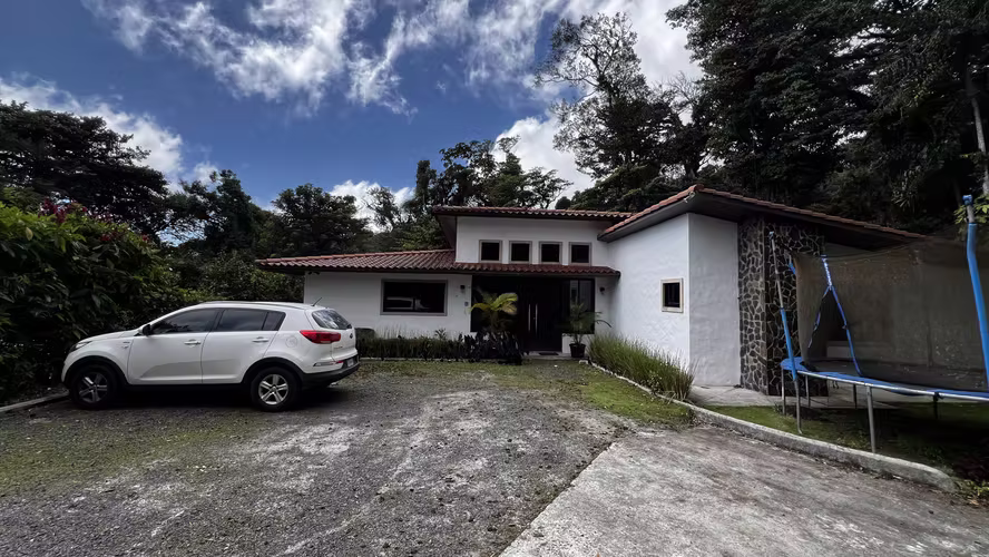 Casa con Vista a la Montaña en Altos del María | Residencia en Comunidad Privada