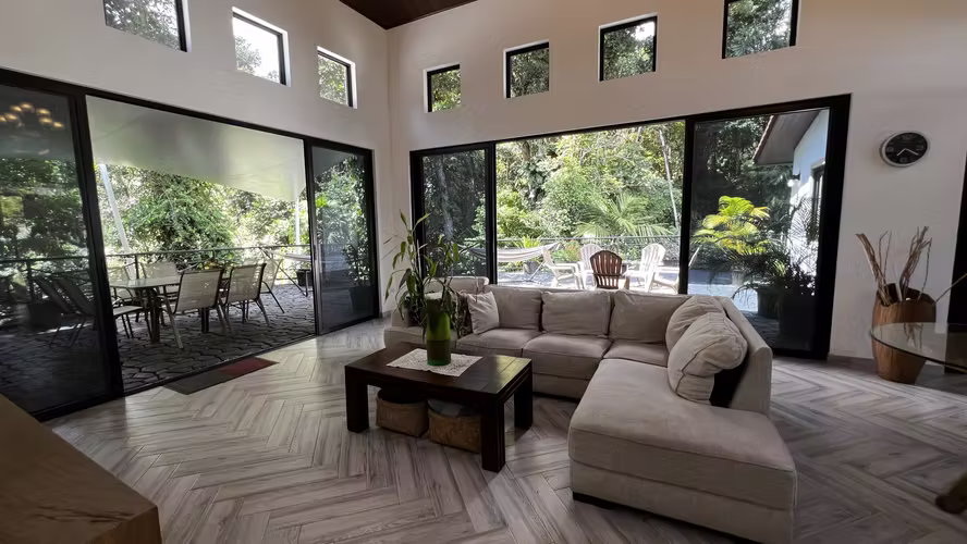 Casa con Vista a la Montaña en Altos del María | Residencia en Comunidad Privada