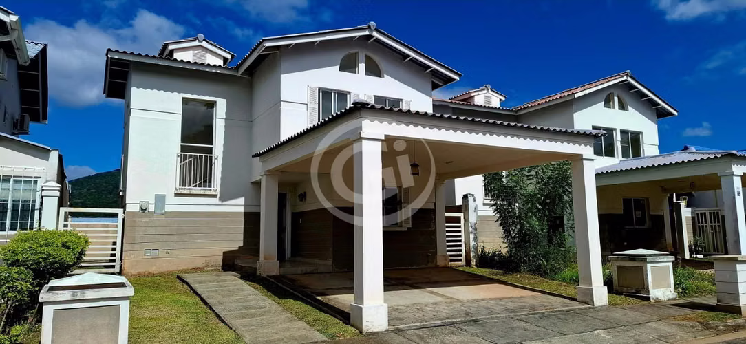 Venta Casa Unifamiliar PH Las Olas Playa Dorada Remate Bancario