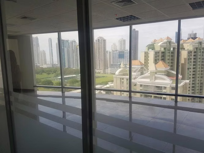 Oficina Comercial en Alquiler en JG - Imagen 6