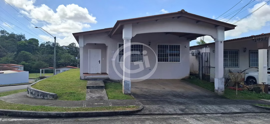 Venta Casa de Esquina Brisas del Golf Arraiján Remate Bancario