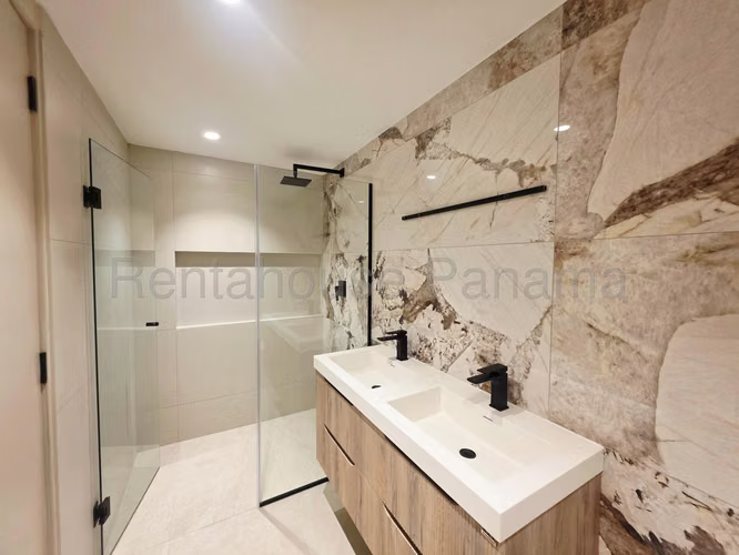 Se Vende Apartamento en Costa del Este LA26-5355