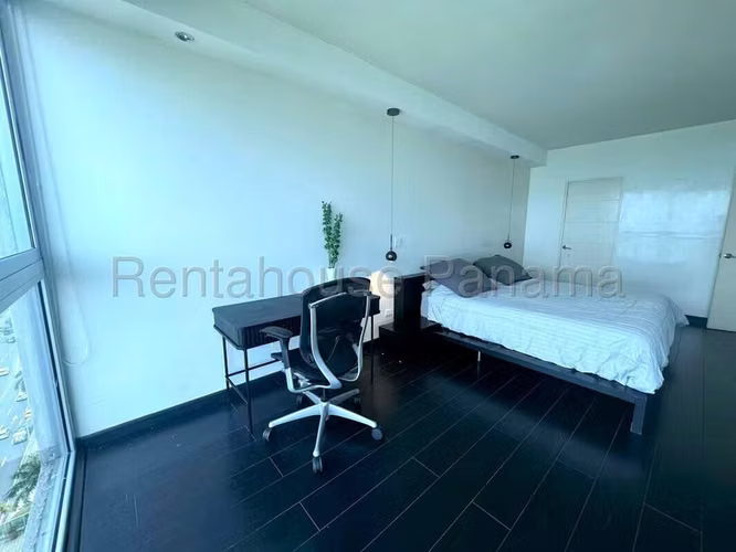 Apartamento en Alquiler en Avenida Balboa JG