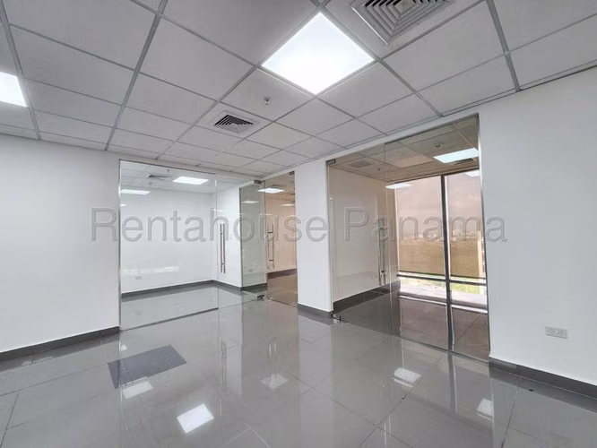 Oficina Comercial en Alquiler en Costa del Este JG