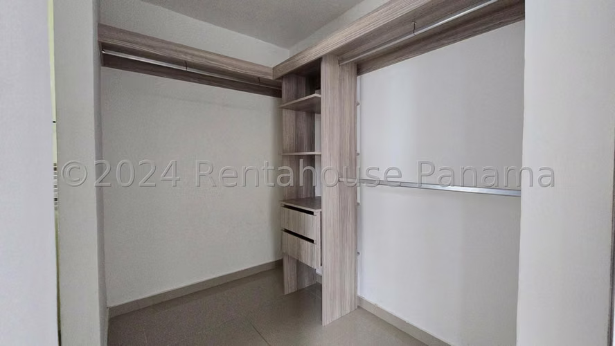 Apartamento en Venta en Carrasquilla  JG